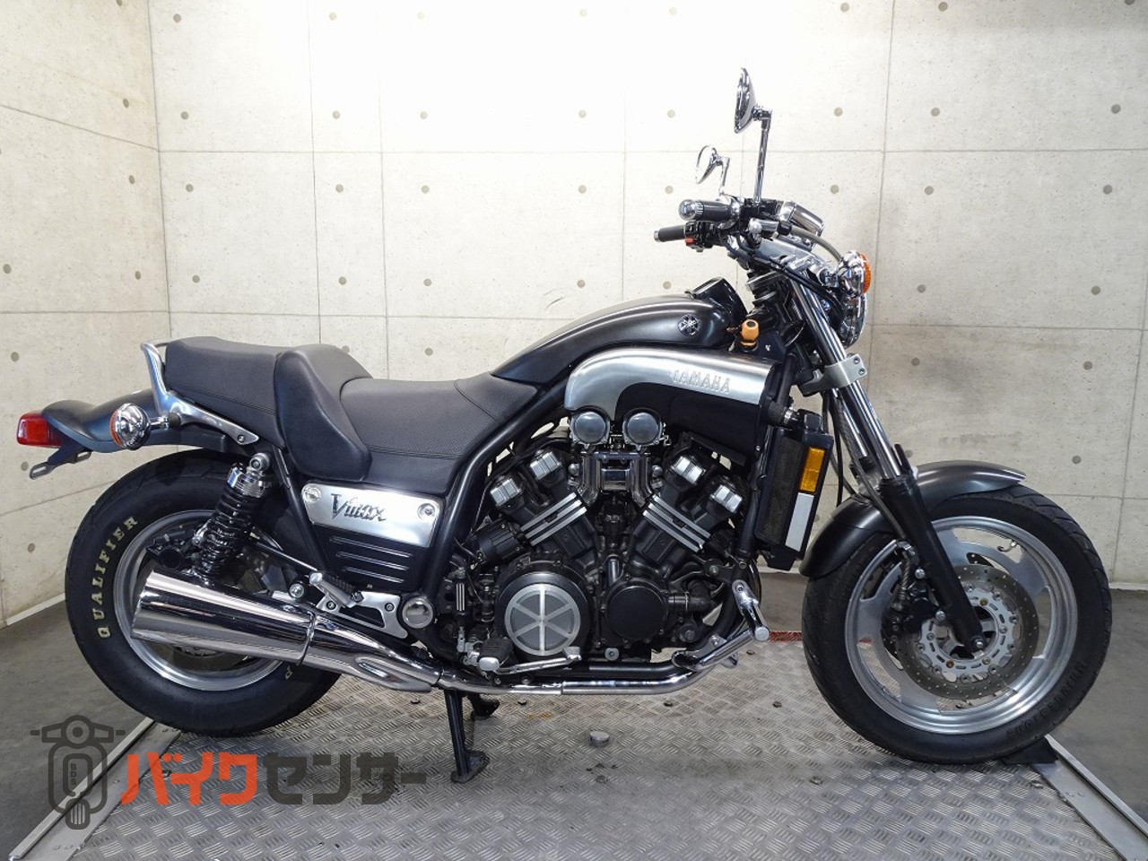 ヤマハ VMAX 1200 2003年モデル 逆車 南アフリカ仕様 エンジン
