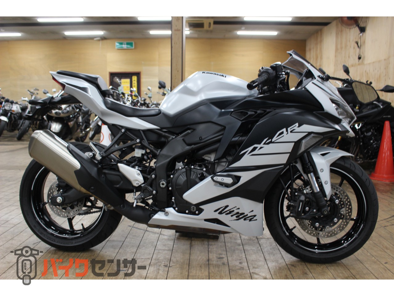 カワサキ 大阪～整備済み Ninja ZX-4R SE 車検2年付き 全国陸送