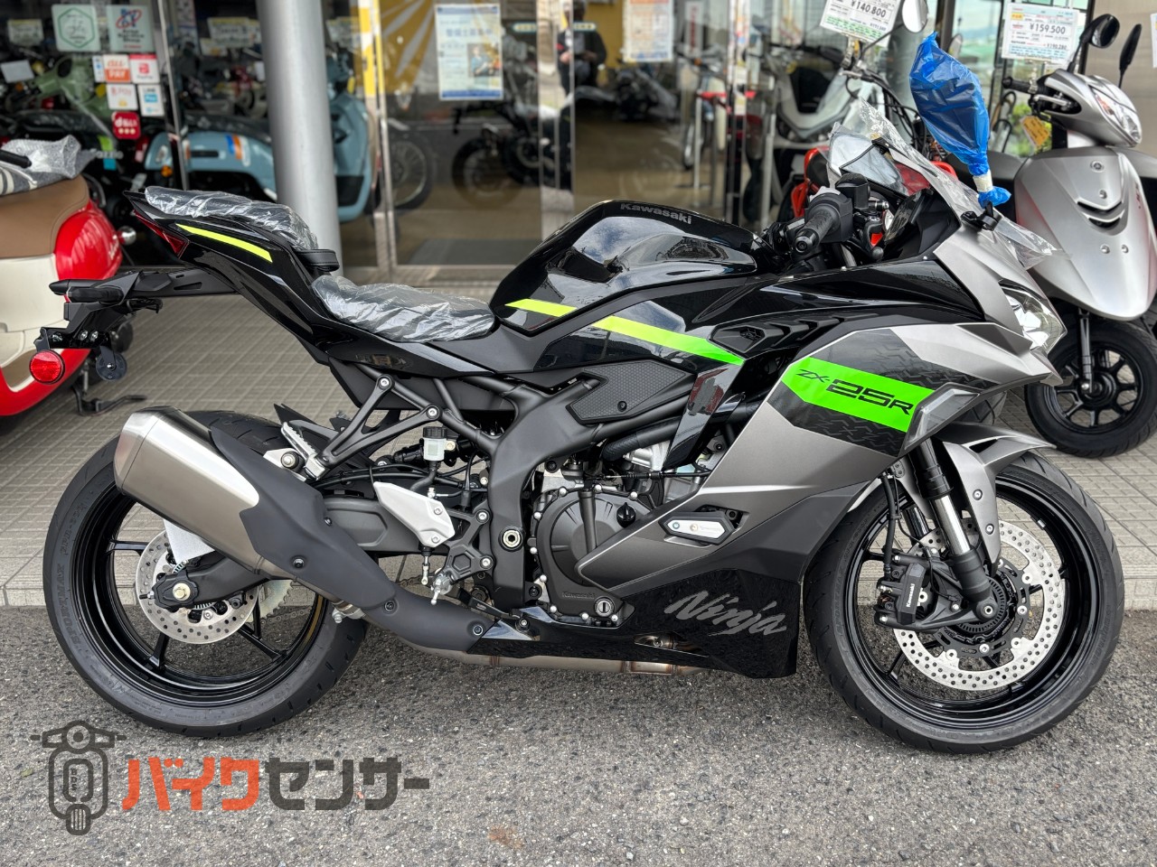 カワサキ Ninja ZX-25R SE 2026年モデル マットグレー 新車 B666883