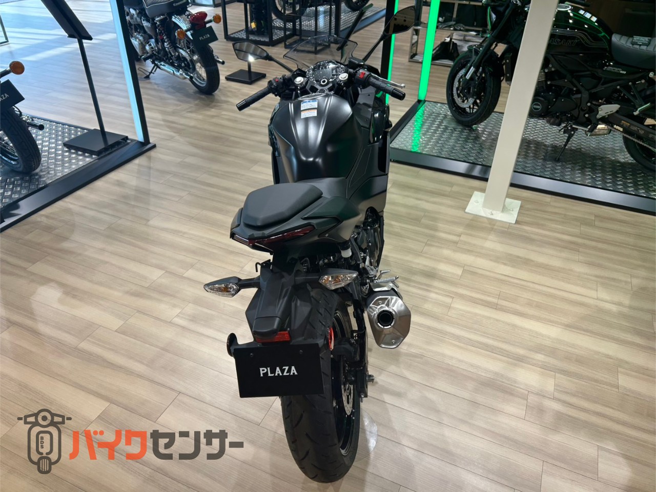 カワサキ Ninja500 メタリックフラットスパークブラック × メタリック