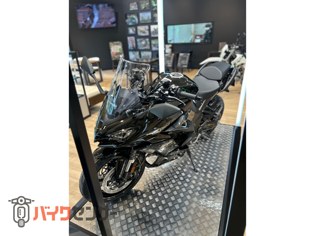 カワサキ Ninja1100SX 2026年モデル メタリックブリリアントゴールデン