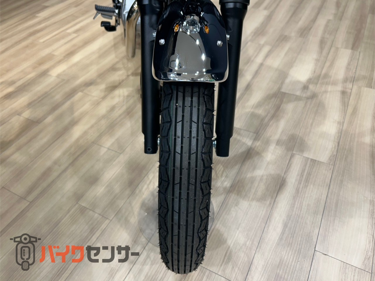 カワサキ W230 2026年モデル メタリックマットダークグリーン