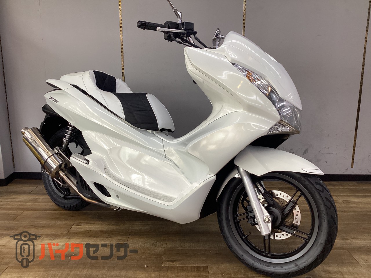 ホンダ PCX125 フロントマスク TAKEGAWAマフラー シート ホンダ PCX125 フロントマスク TAKEGAWAマフラー シート