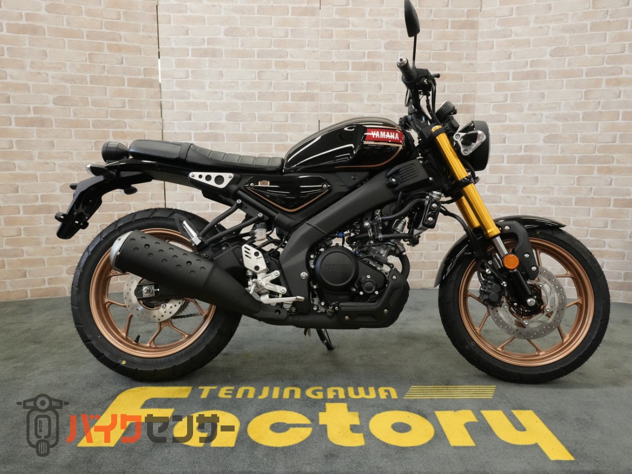 ヤマハXSR155 日本正規モデル 新車 VVA搭載 RZカラー