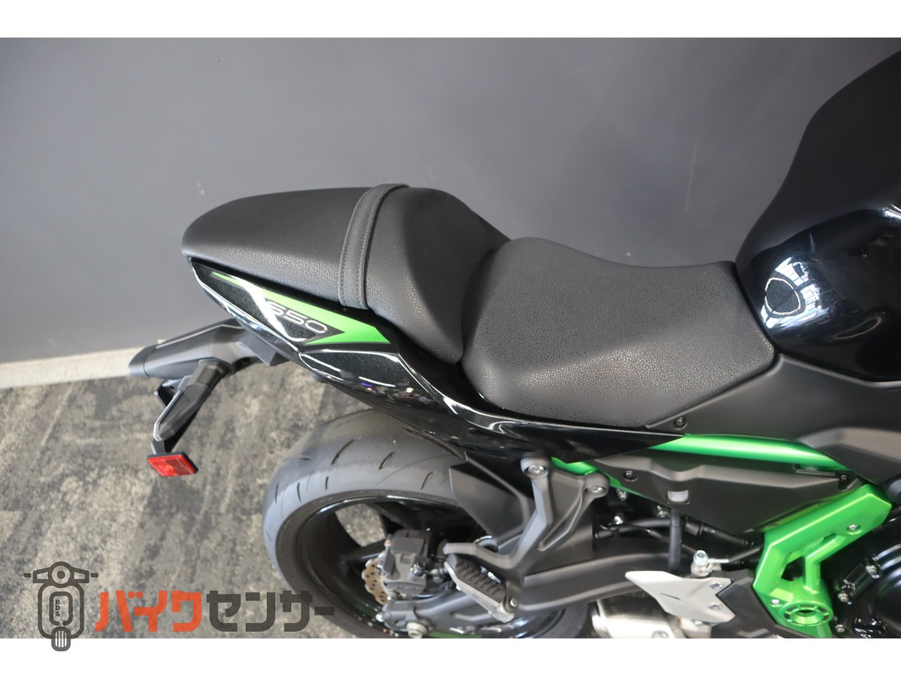 Motorcycle 7/8