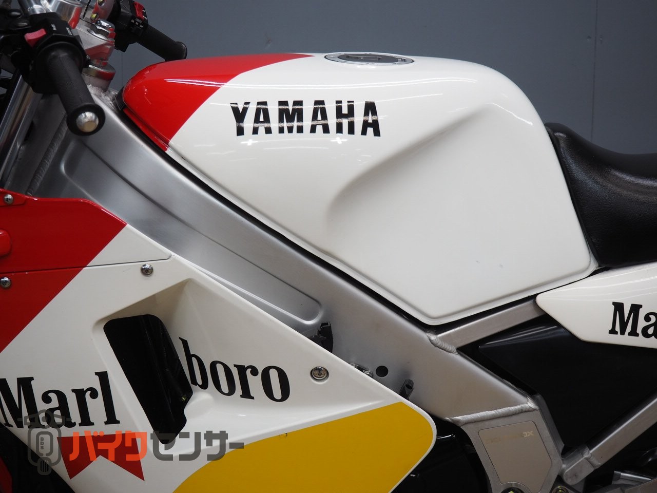 ヤマハ TZR250 2AW マルボロ特別仕様車 シングルシートカウル装備