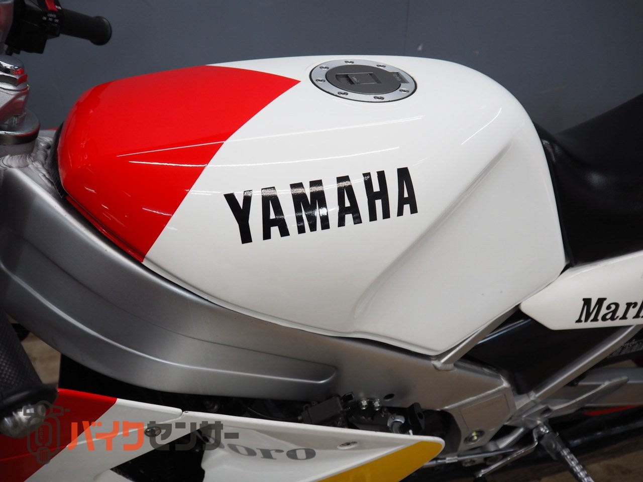 ヤマハ TZR250 2AW マルボロ特別仕様車 シングルシートカウル装備