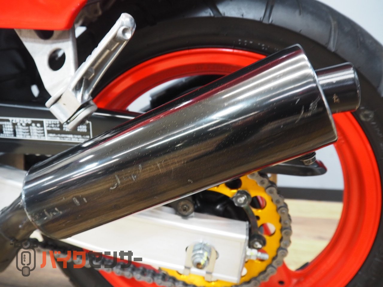 ヤマハ TZR250 2AW マルボロ特別仕様車 シングルシートカウル装備
