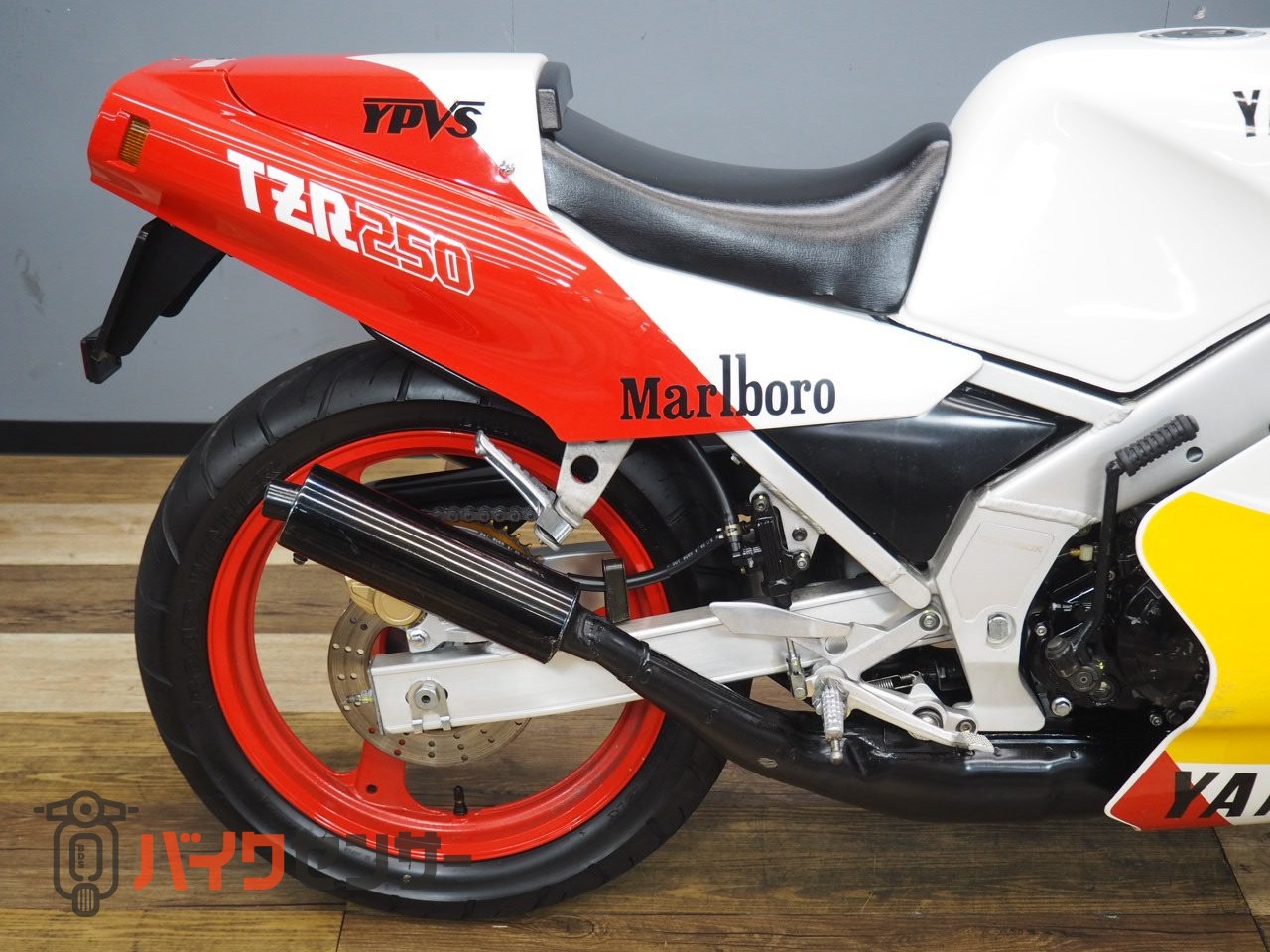 ヤマハ TZR250 2AW マルボロ特別仕様車 シングルシートカウル装備