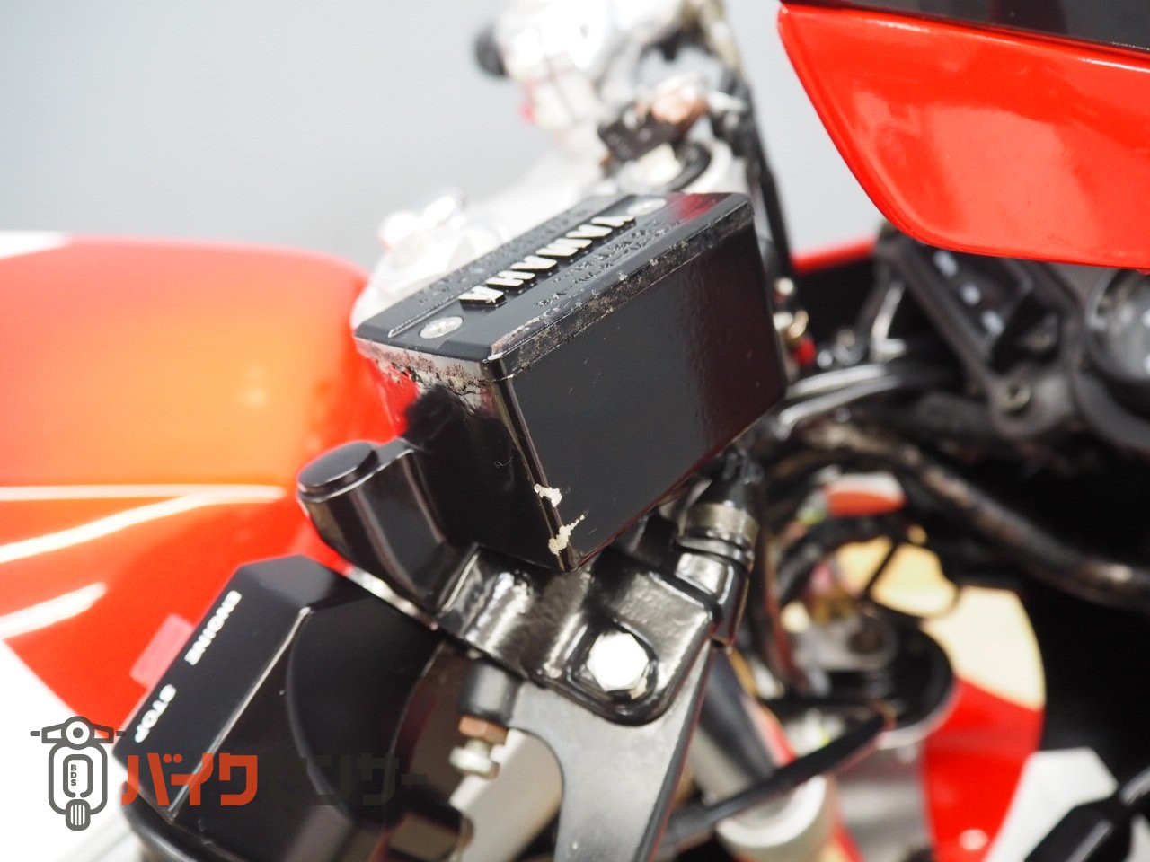 ヤマハ TZR250 2AW マルボロ特別仕様車 シングルシートカウル装備