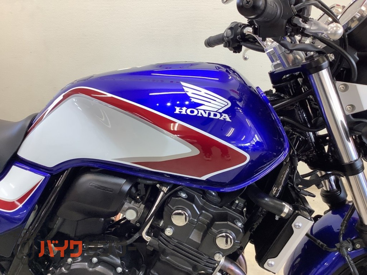 ホンダ CB400スーパーフォア【2019年モデル スポーティなトリコロール