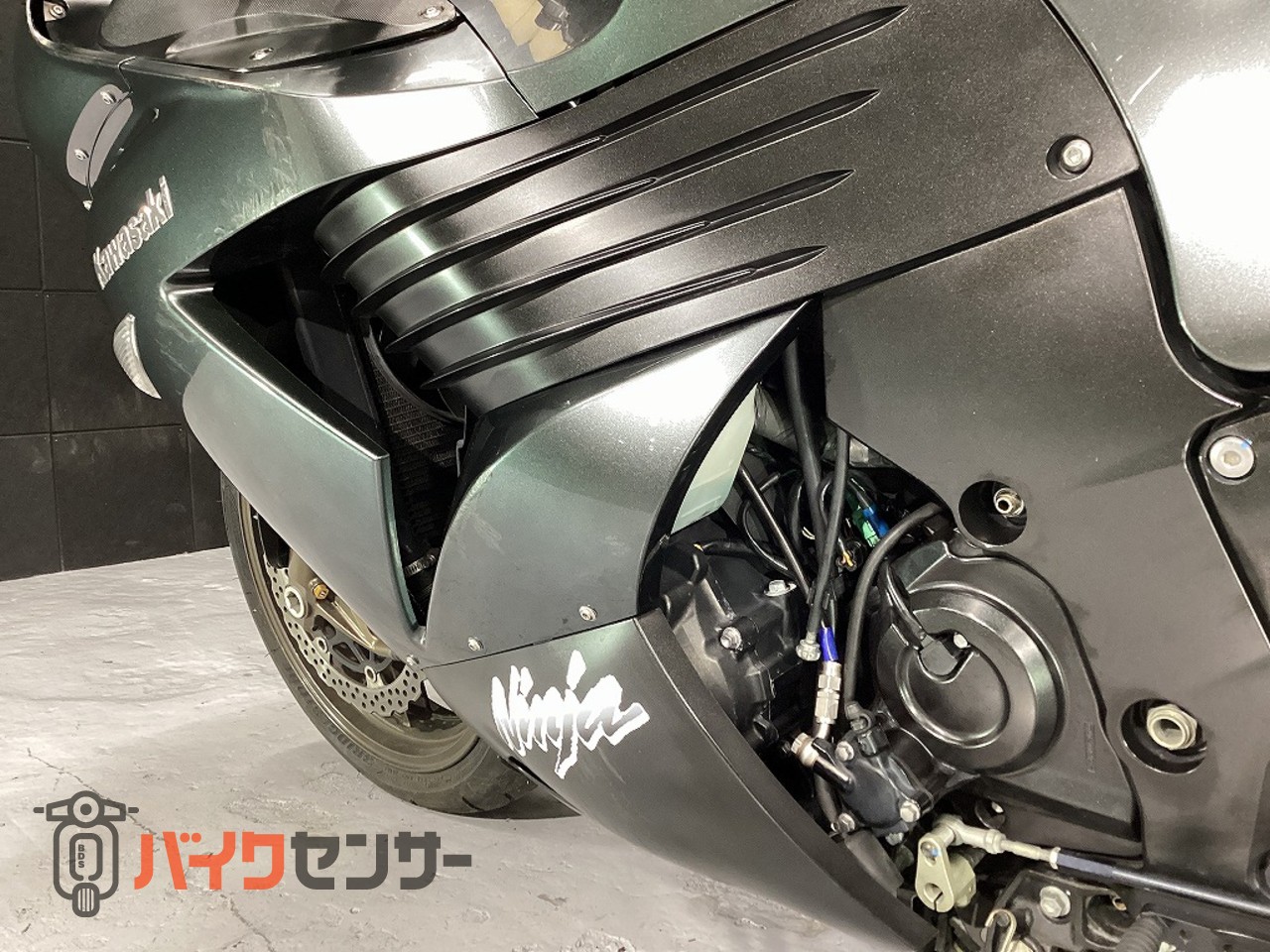カワサキ ZZ-R1400 乗出整備済・車検残(R10年7月迄)・ストライカー製