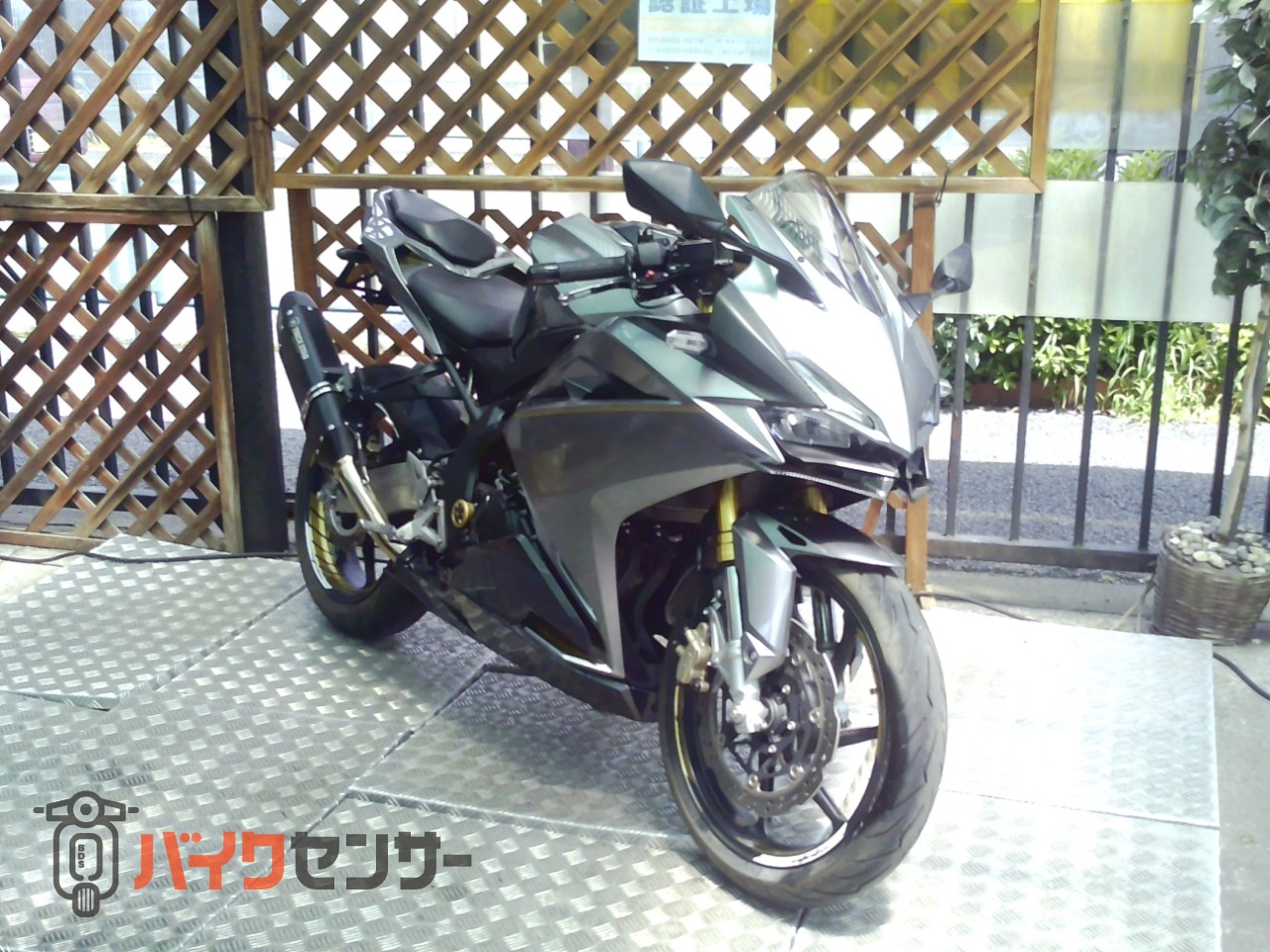 ホンダ CBR250RR トリックスターIKAZUCHIマフラー ETC 