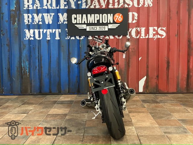 スラクストン1200RS リアオーリンズETC2．0純正ロケットカウル