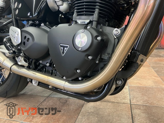 スラクストン1200RS リアオーリンズETC2．0純正ロケットカウル