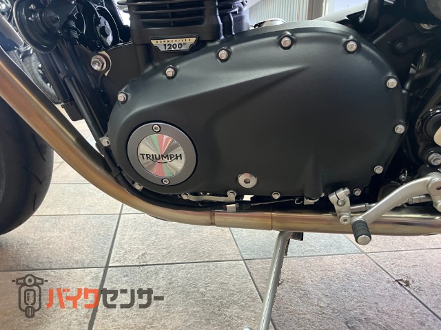 スラクストン1200RS リアオーリンズETC2．0純正ロケットカウル