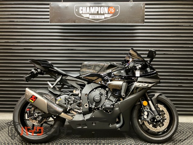YZF-R1 アクラポビッチマフラー カーボンパーツ多数 フェンダーレス