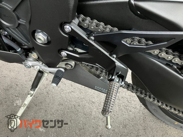 YZF-R1 アクラポビッチマフラー カーボンパーツ多数 フェンダーレス