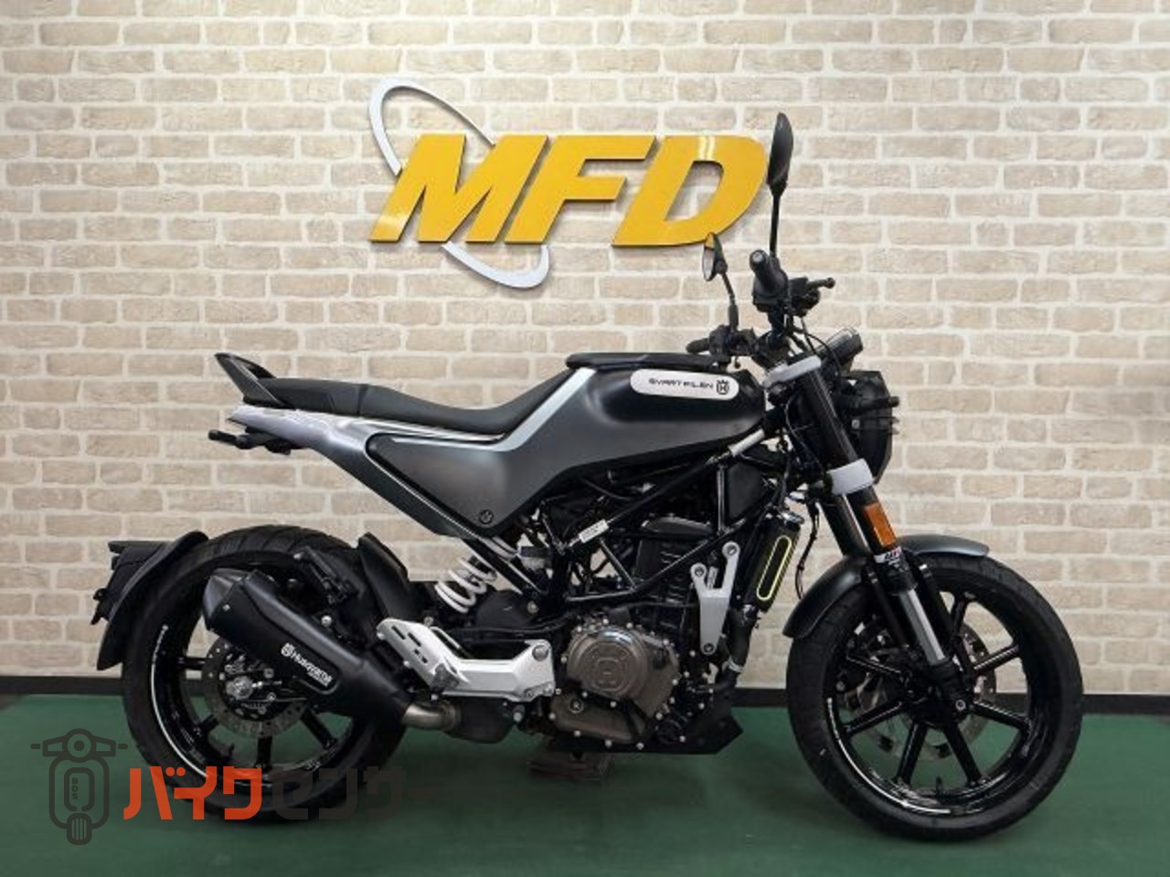スヴァルトピレン KTM ヘッドガード タンデムバッグ