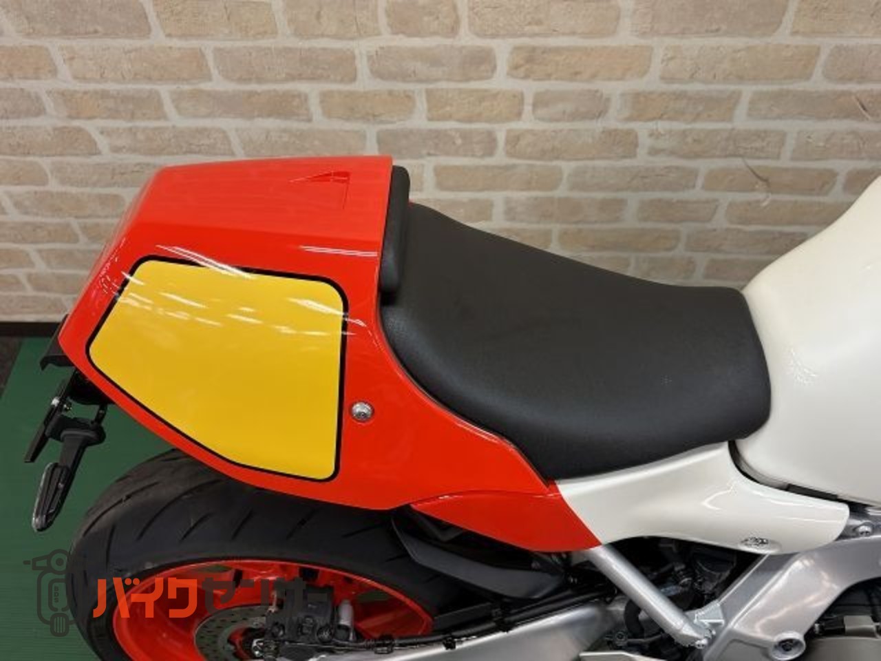 ヤマハ XSR900 GP 純正オプションアンダーカウル・シングルシート