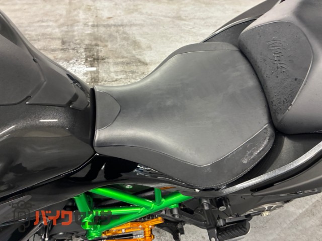 Ninja H2 SX SE ＋ 社外マフラー ステップ トリックスターラジエーター