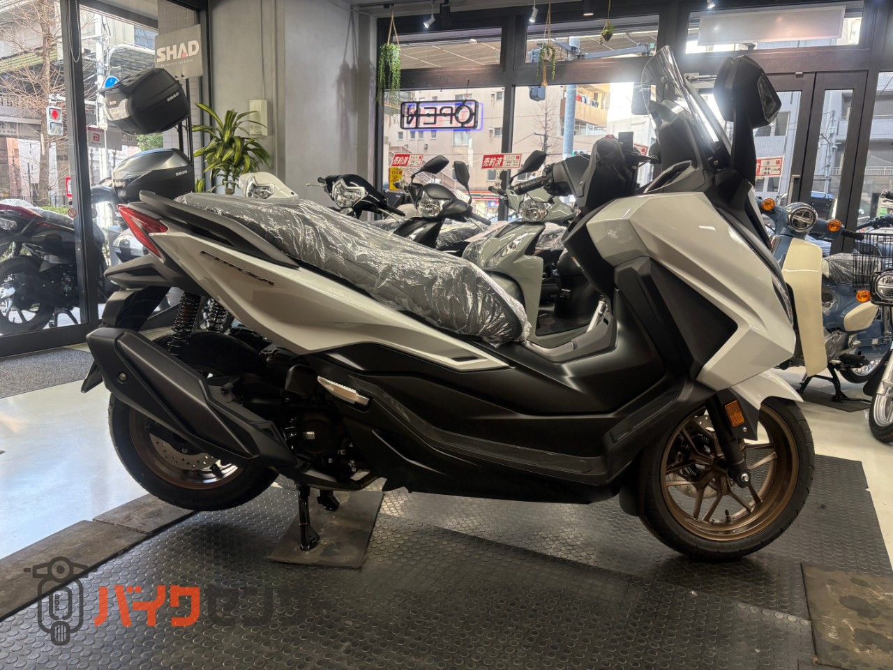 ホンダ  フォルツァ  カスタム  スマートキー  2万キロ  自賠責１年付き  機関良好 ホンダ フォルツァ 新車 ABS スマートキー 2025年モデル 国内