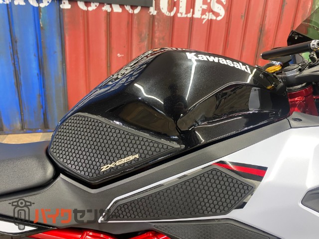Ninja ZX-25R SE - KAWASAKI | CHAMPION 76 | チャンピオン 76