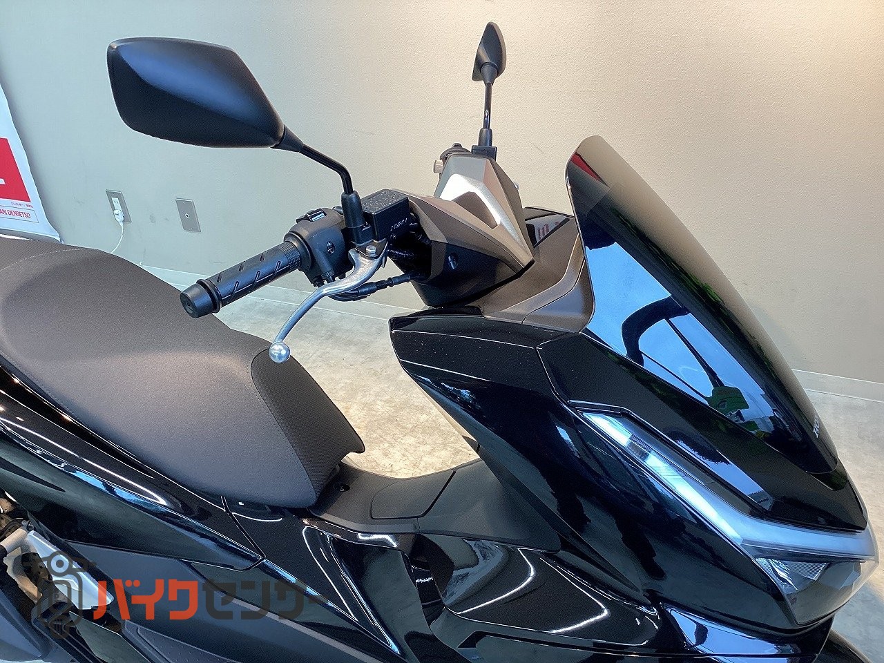 ホンダ PCX125 2025年モデル パールマザラニックブラック