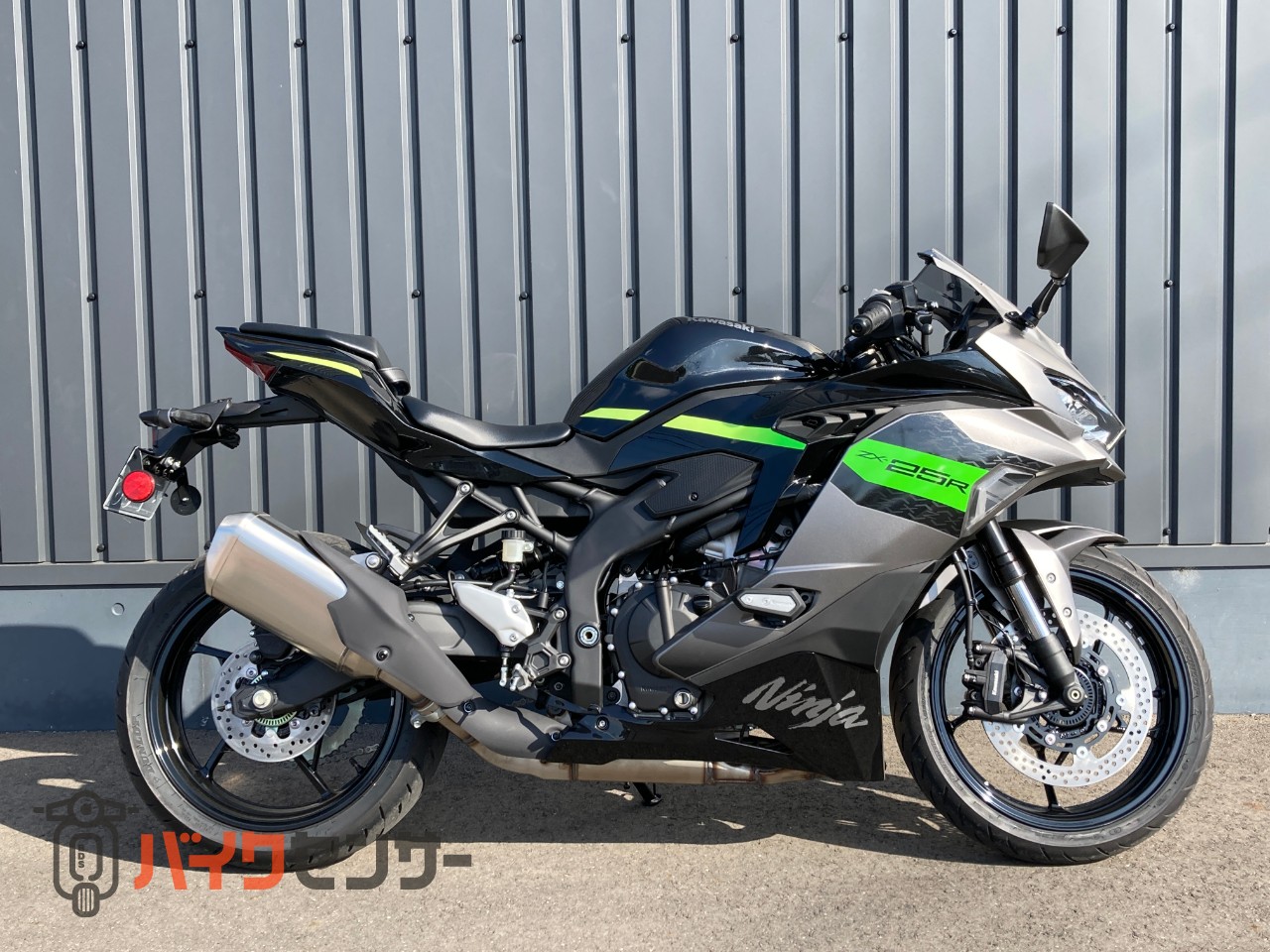 カワサキ Ninja ZX-25R SE パワーモード装備 ショーワ製SFF－BP