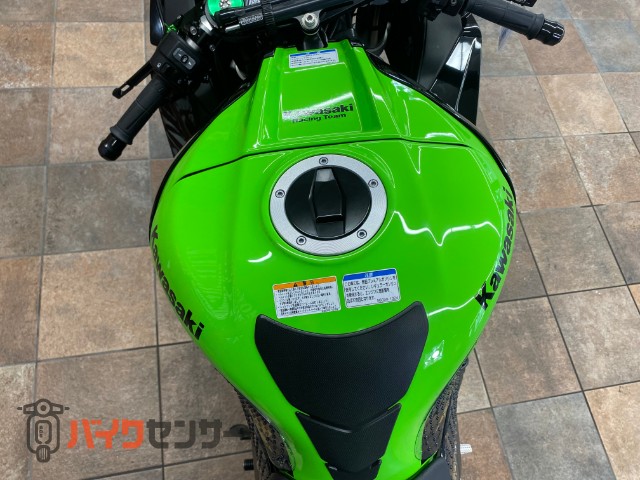 Ninja ZX-10R - KAWASAKI | CHAMPION 76 | チャンピオン 76