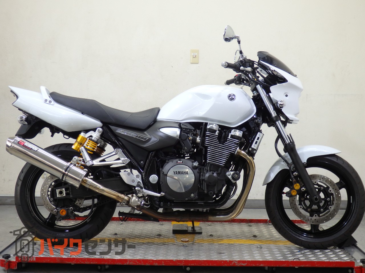ヤマハ XJR1300 RP17J インジェクションモデル スコーピオン