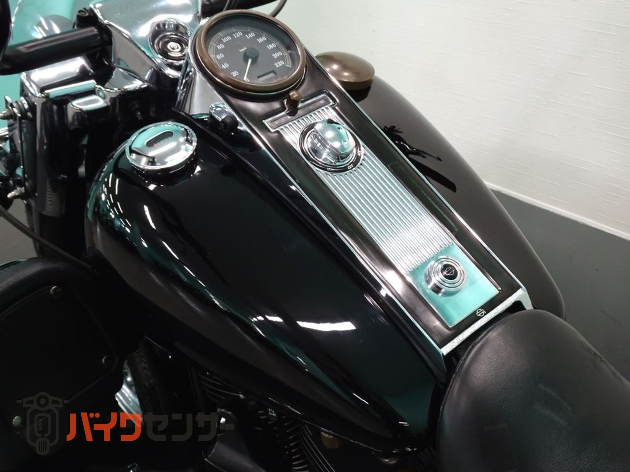ハーレーダビッドソン FLHR1450 ロードキング 渋めのバガースタイル