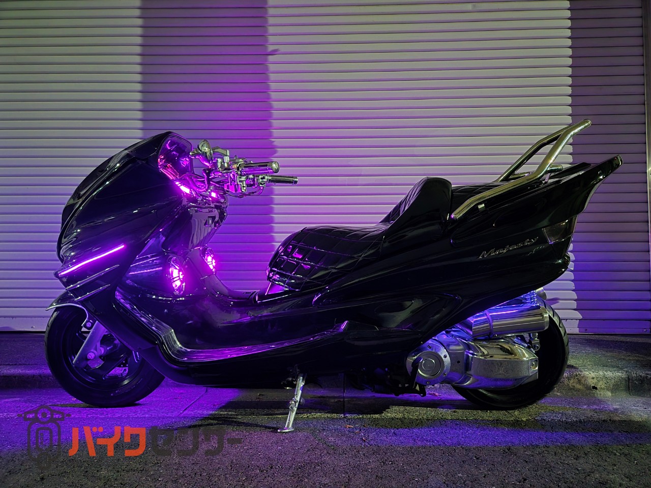 ヤマハ 高年式マジェスティ250C 自由自在にLEDの光らせ方・色を変更