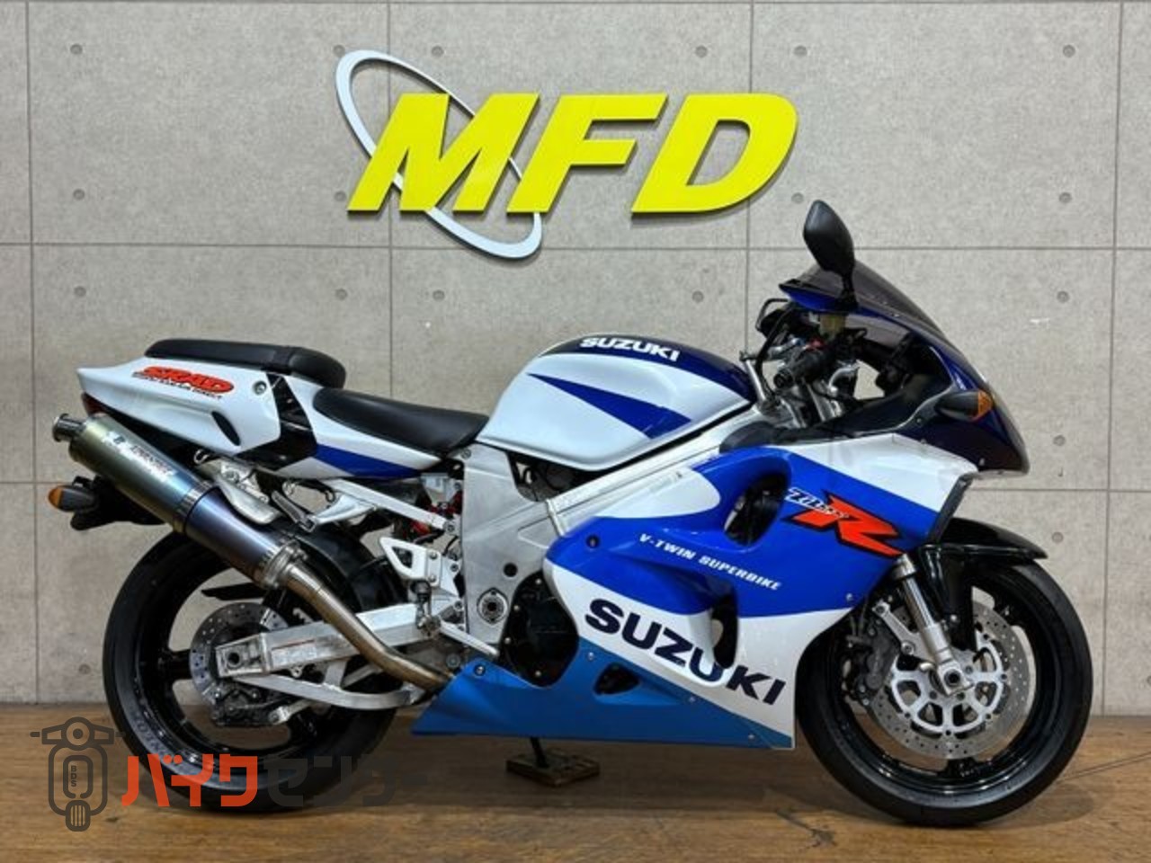 TL1000R アドバンテージマフラー スズキ TL1000R 【ADVANTAGEマフラー】 B677412| BDSバイクセンサー