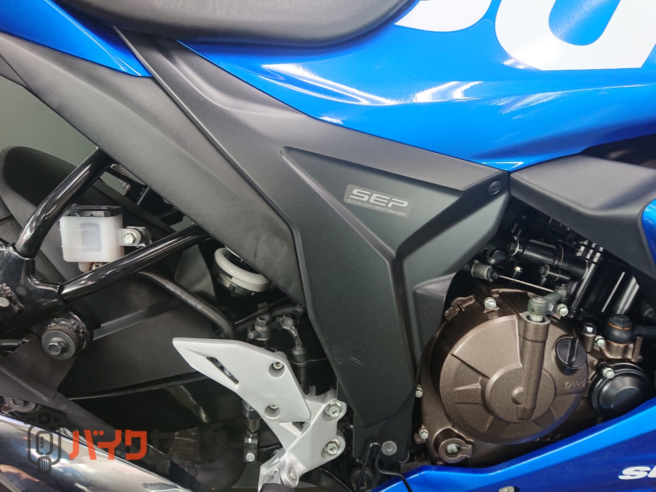 スズキ GIXXER SF250 【動画有り】ABS ヘルメットホルダー USB電源