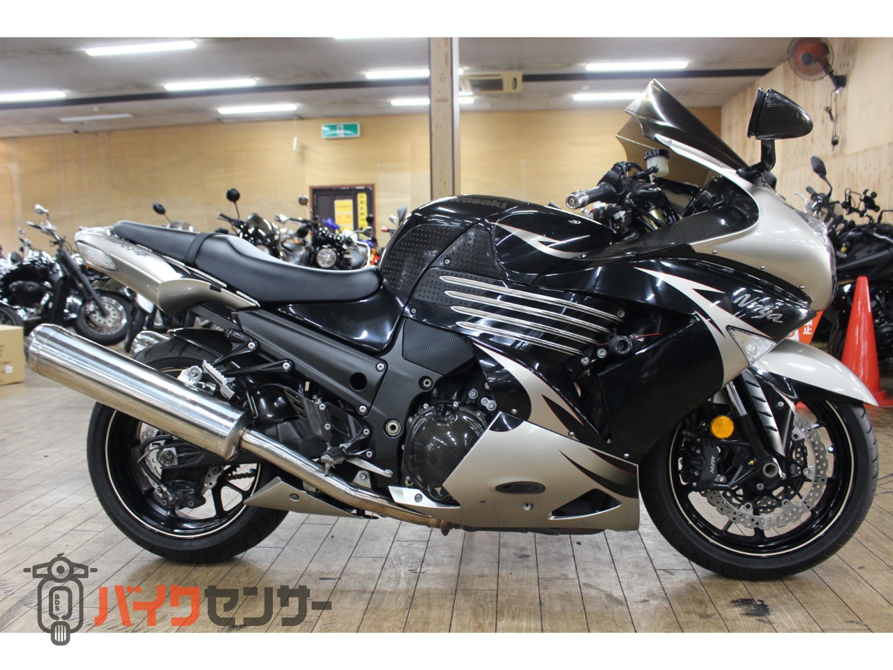 カワサキ 大阪～整備済み Ninja ZX-14 車検2年付きお乗り出し 全国