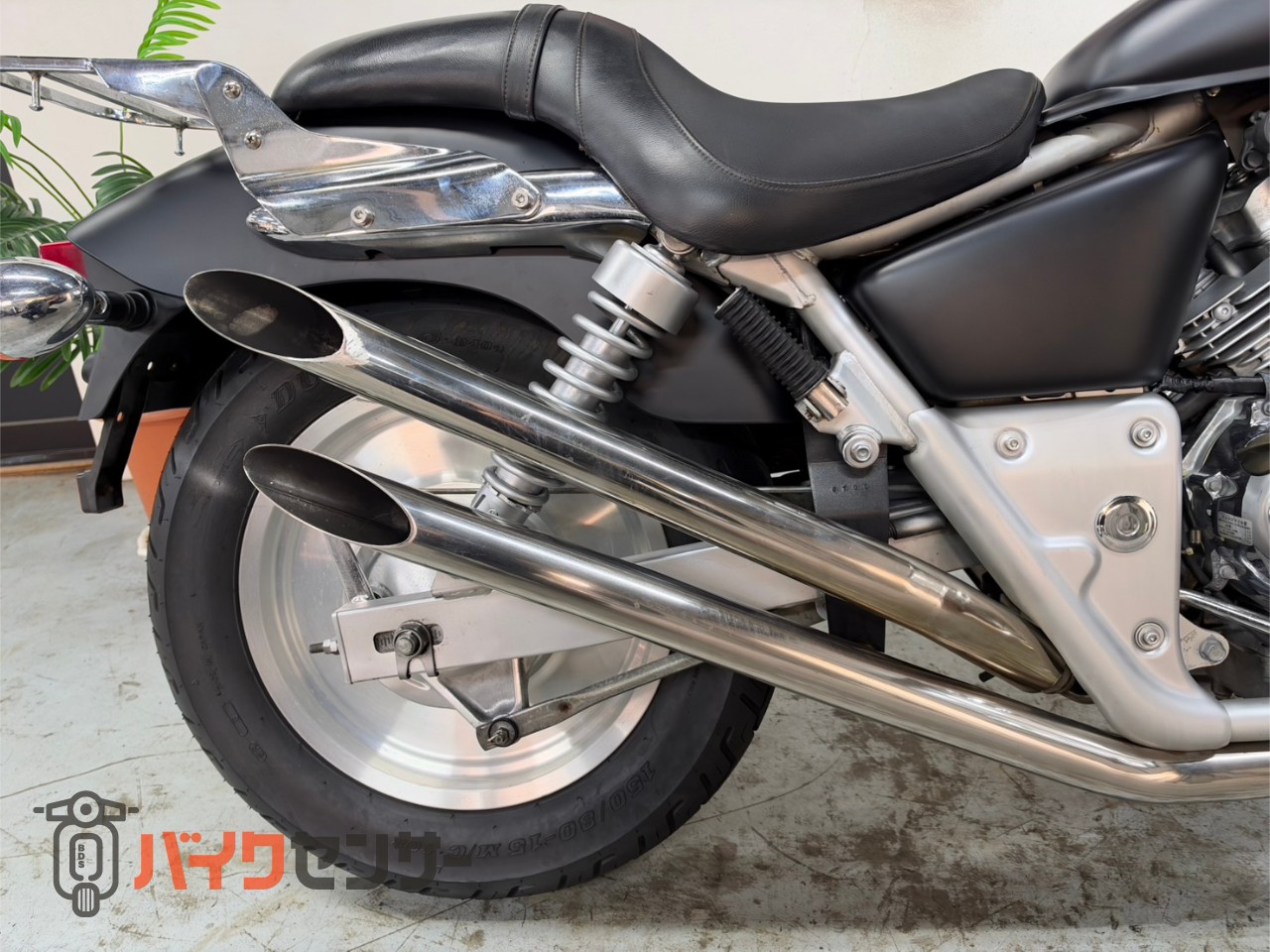 ホンダ マグナ250 カチ上げスラッシュマフラー リアキャリア フル塗装