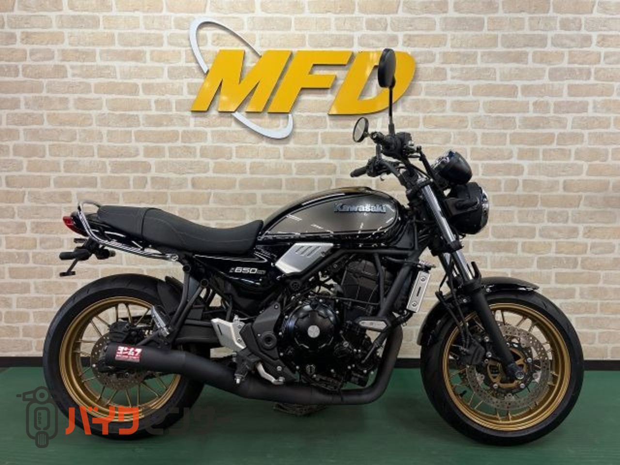 カワサキ Z650RS ETC搭載 マフラーヨシムラスリップオン エンジン