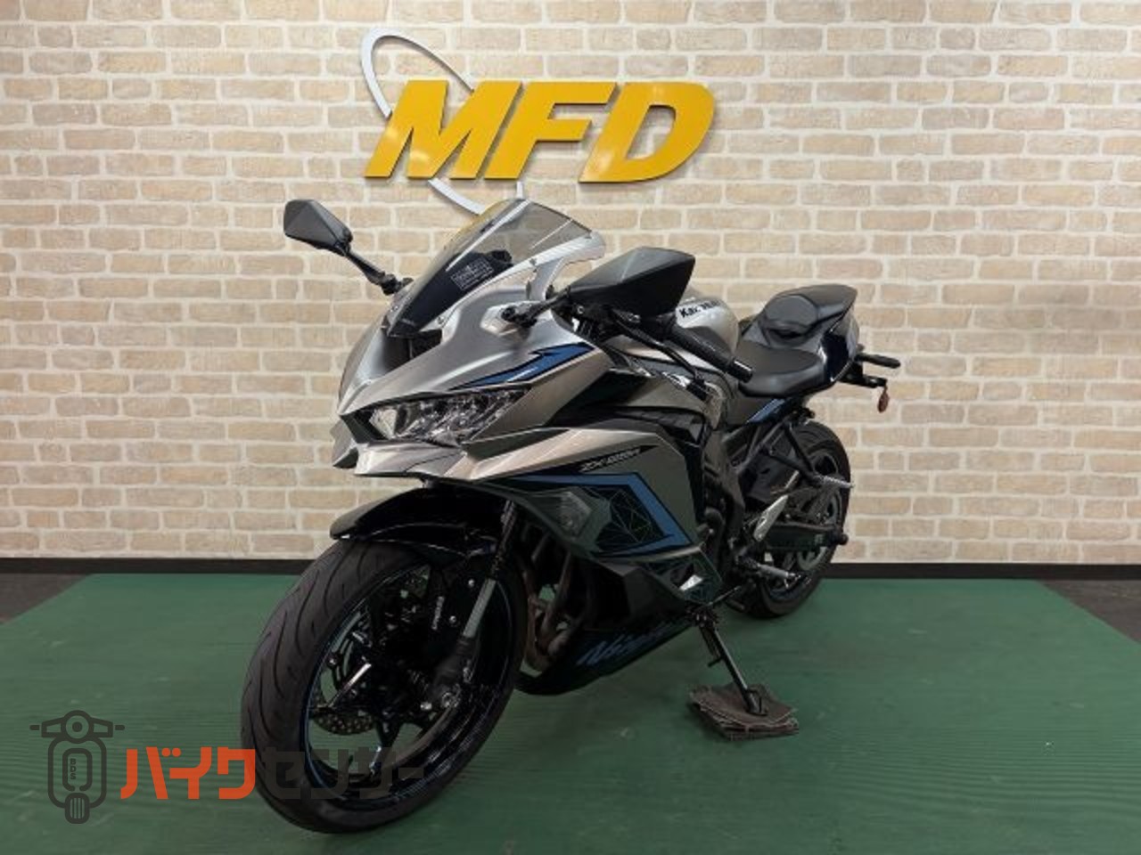 はぐ カワサキ ZX-25R B681519| BDSバイクセンサー
