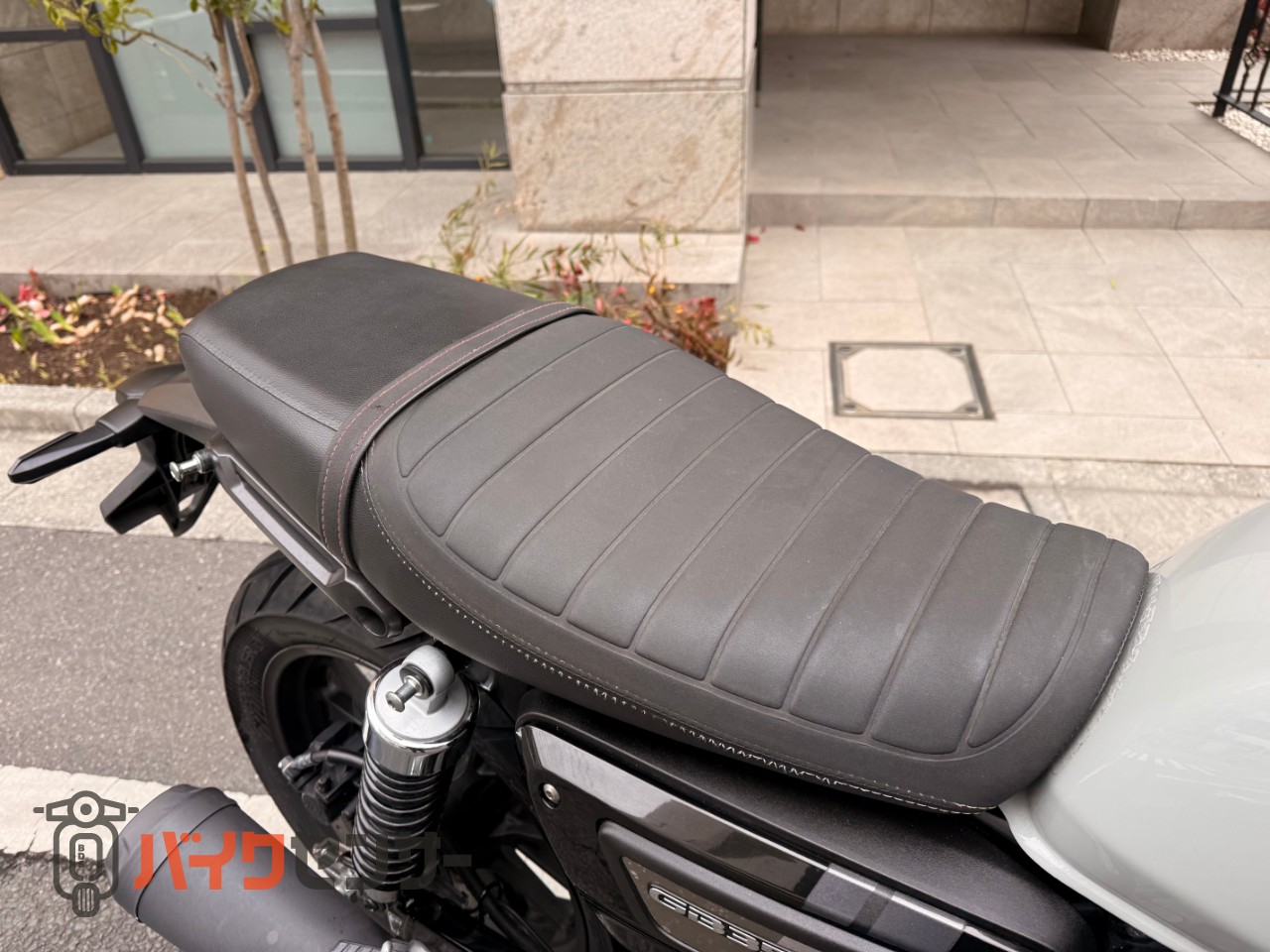 ホンダ GB350S USBポート装備 パールディープマッドグレー 灰色