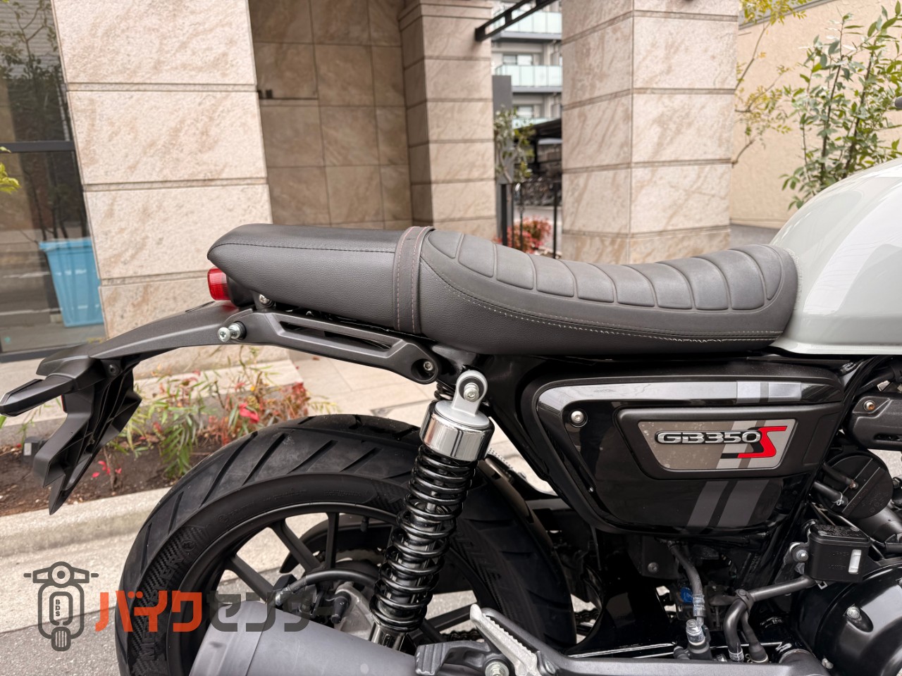 ホンダ GB350S USBポート装備 パールディープマッドグレー 灰色