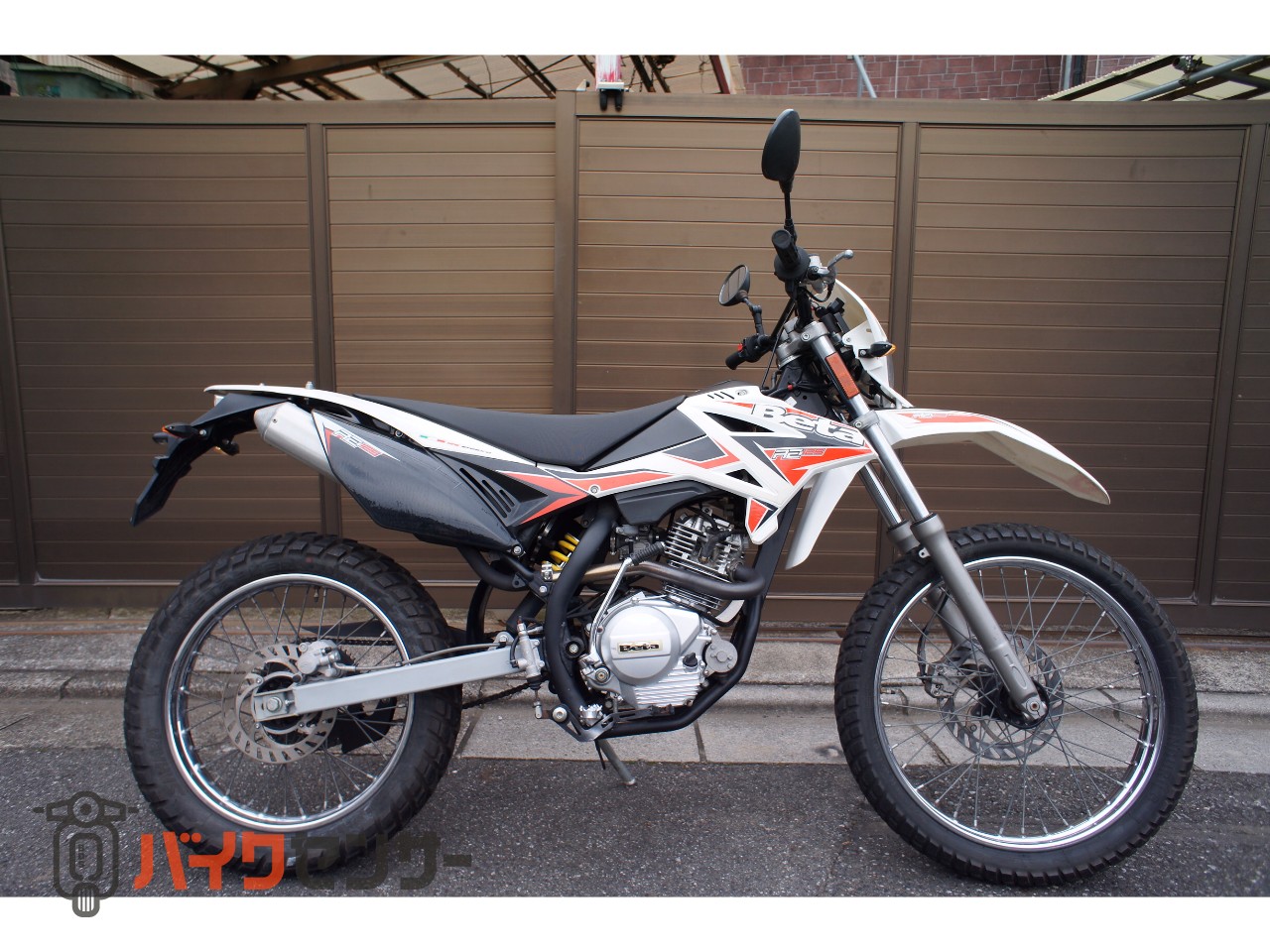 ベータ RE125 低走行 2,239km 4スト 販売店保証 B068317| BDSバイク ベータ RE125 低走行 2,239km 4スト 販売店保証 B068317| BDSバイク