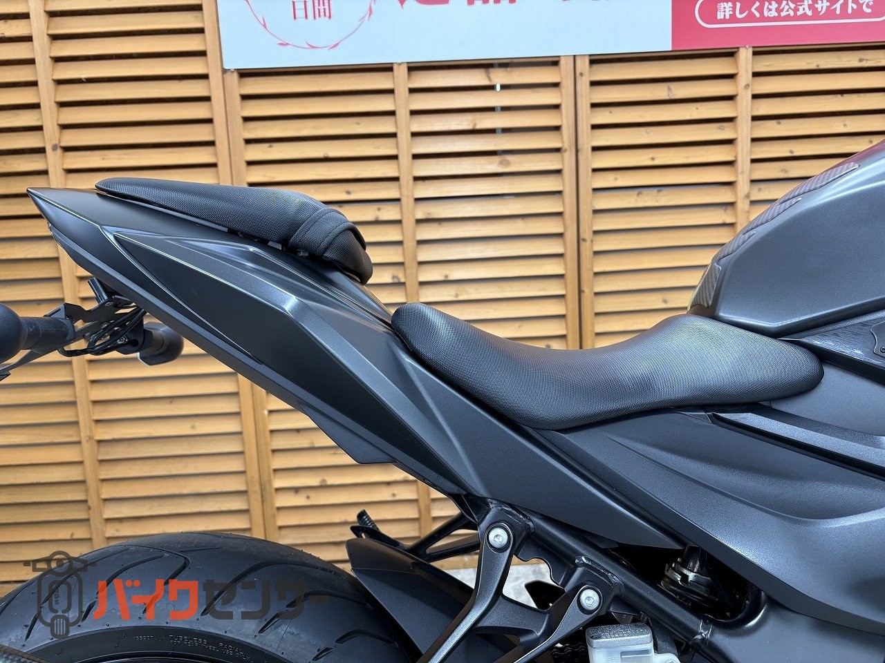 スズキ GSX－S750 ヨシムラ製マフラー フレームスライダー