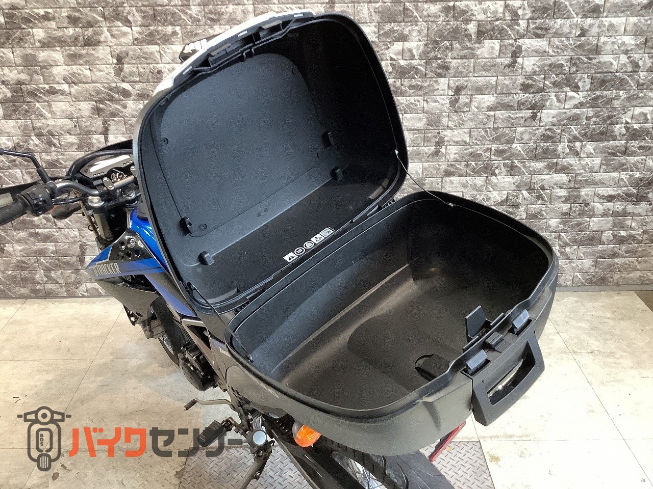 カワサキ D-トラッカー125 前後タイヤ新品 インジェクション USB電源