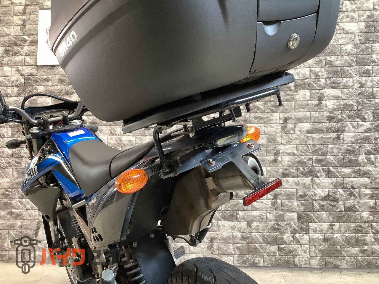 カワサキ D-トラッカー125 前後タイヤ新品 インジェクション USB電源