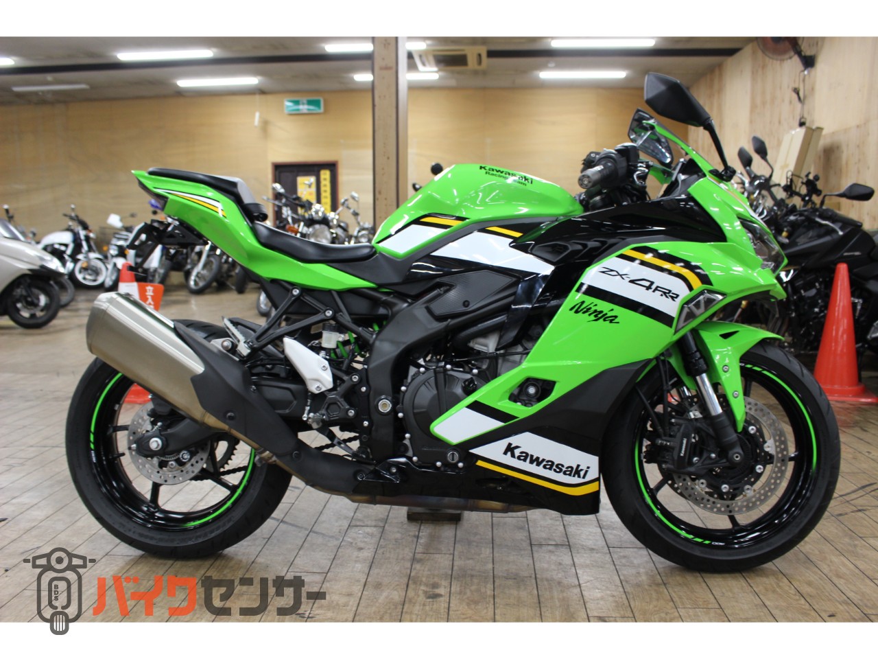 カワサキ 大阪～整備済み NINJA ZX-4RR 低走行 ノーマル車両 車検2年