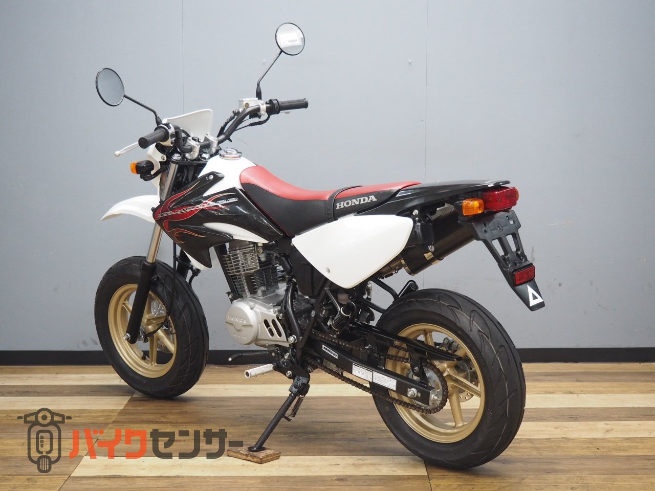 ホンダ XR100モタード 最終型 ヨシムラトライコーンフルエキ装備