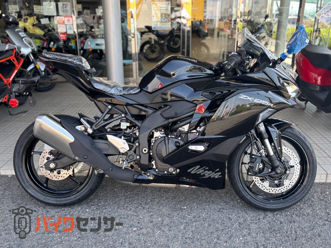 カワサキ Ninja ZX-25R SE 2027年モデル ブラック 新車 B686430| BDS