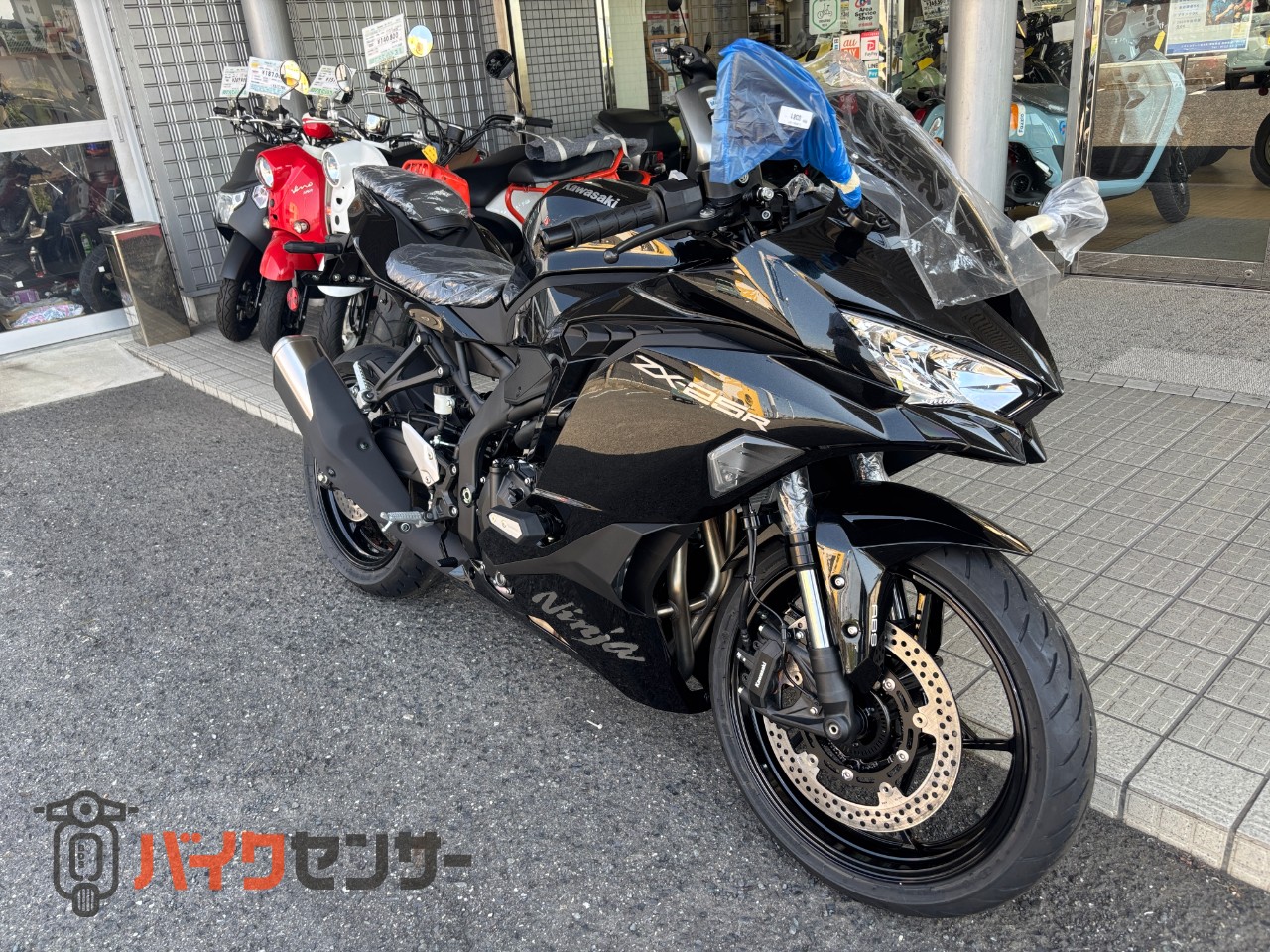 カワサキ Ninja ZX-25R SE 2027年モデル ブラック 新車 B686430| BDS