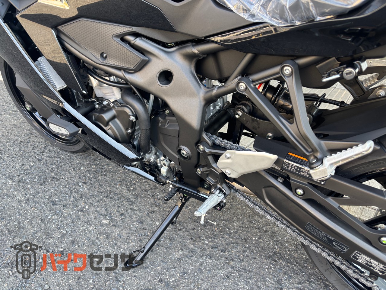 カワサキ Ninja ZX-25R SE 2027年モデル ブラック 新車 B686430| BDS